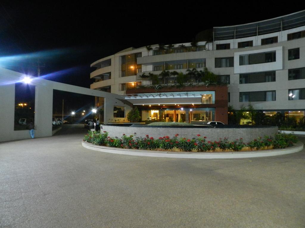 摄政地区岩石酒店 Toranagallu 外观 照片